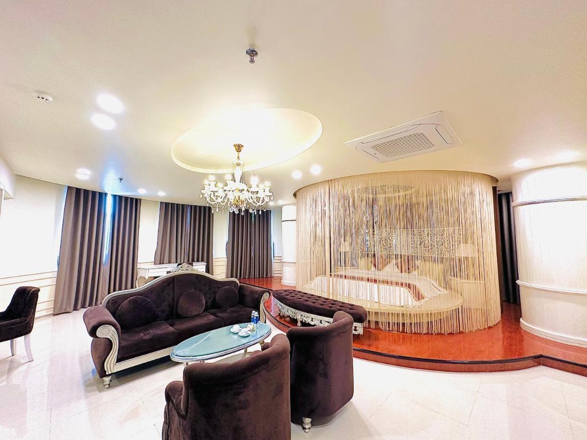 Viet Uc Hotel Ben Tre Exterior foto