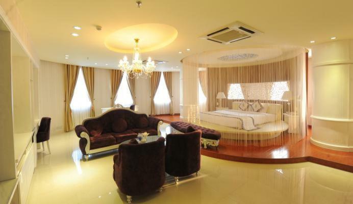 Viet Uc Hotel Ben Tre Exterior foto